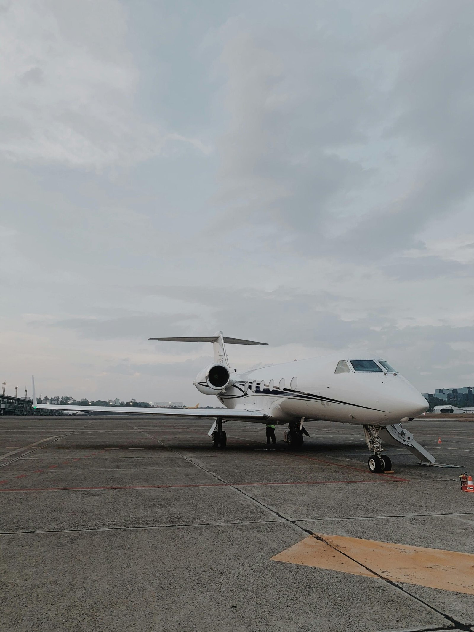 Private Jet Flights for Precious Metals Transport (2026) Security, Documentation, Options, and Cost Drivers