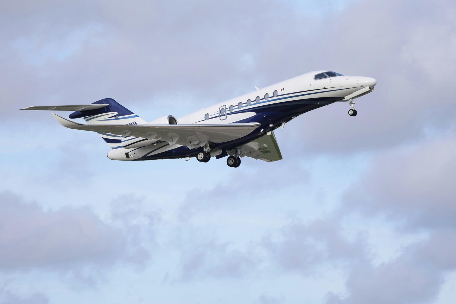 Security Protocols for Jewelry and Luxury Watches on Private Flights (2026) Checklists, Documentation, and Insurance